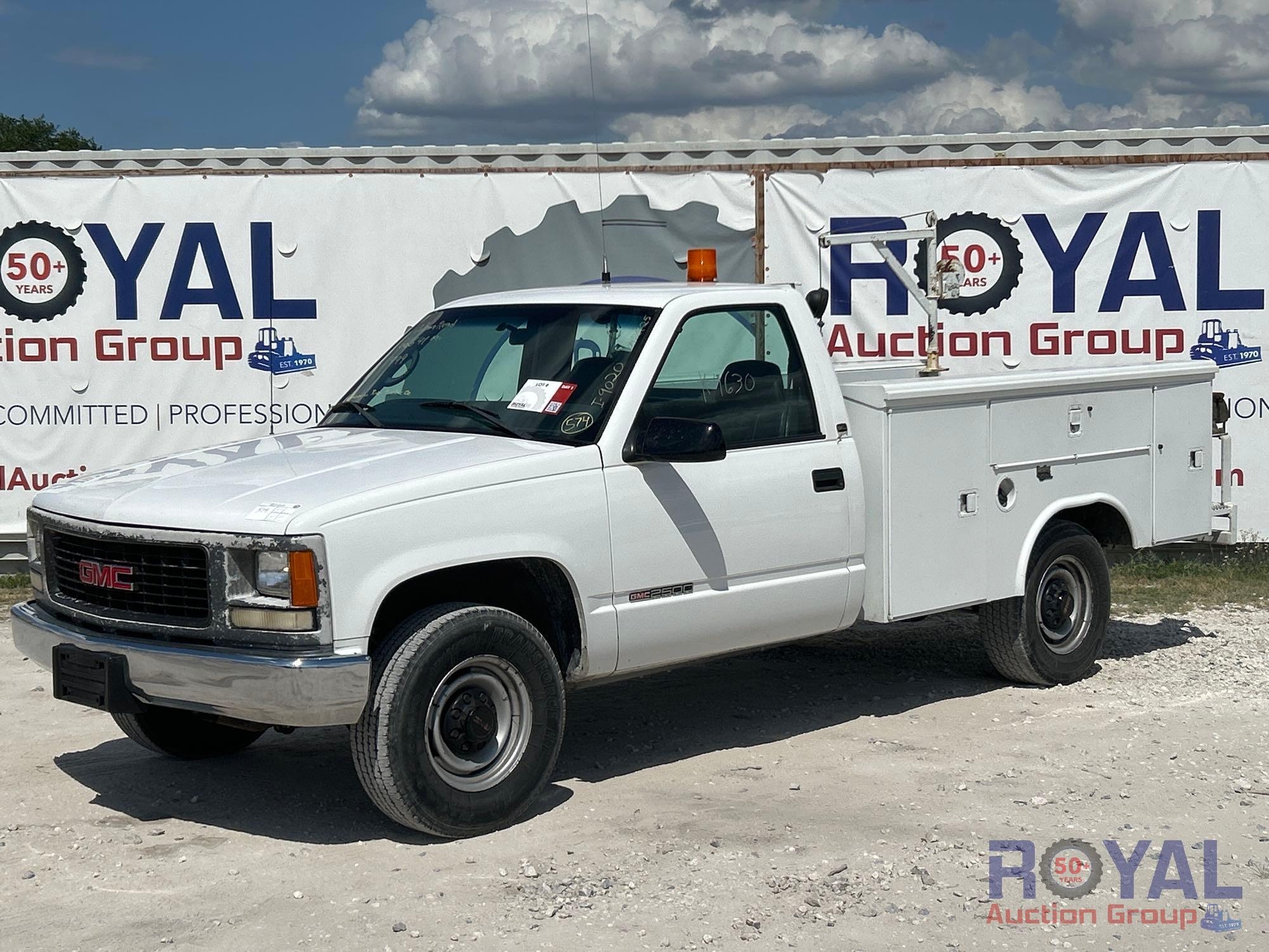 1999 GMC Sierra SL Reading Service Truck (A44571)
