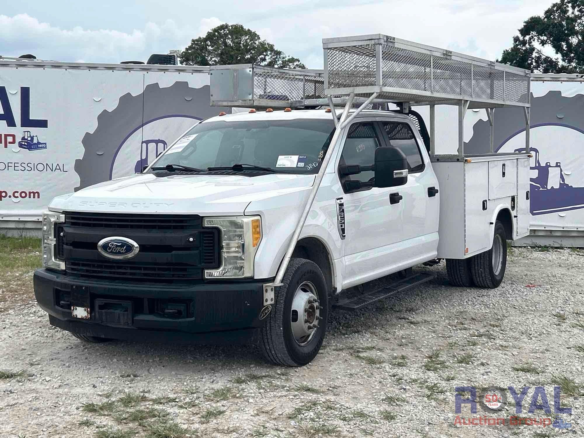 2017 Ford F-350 Crew Cab Service Truck with Liftgate (A51692)
