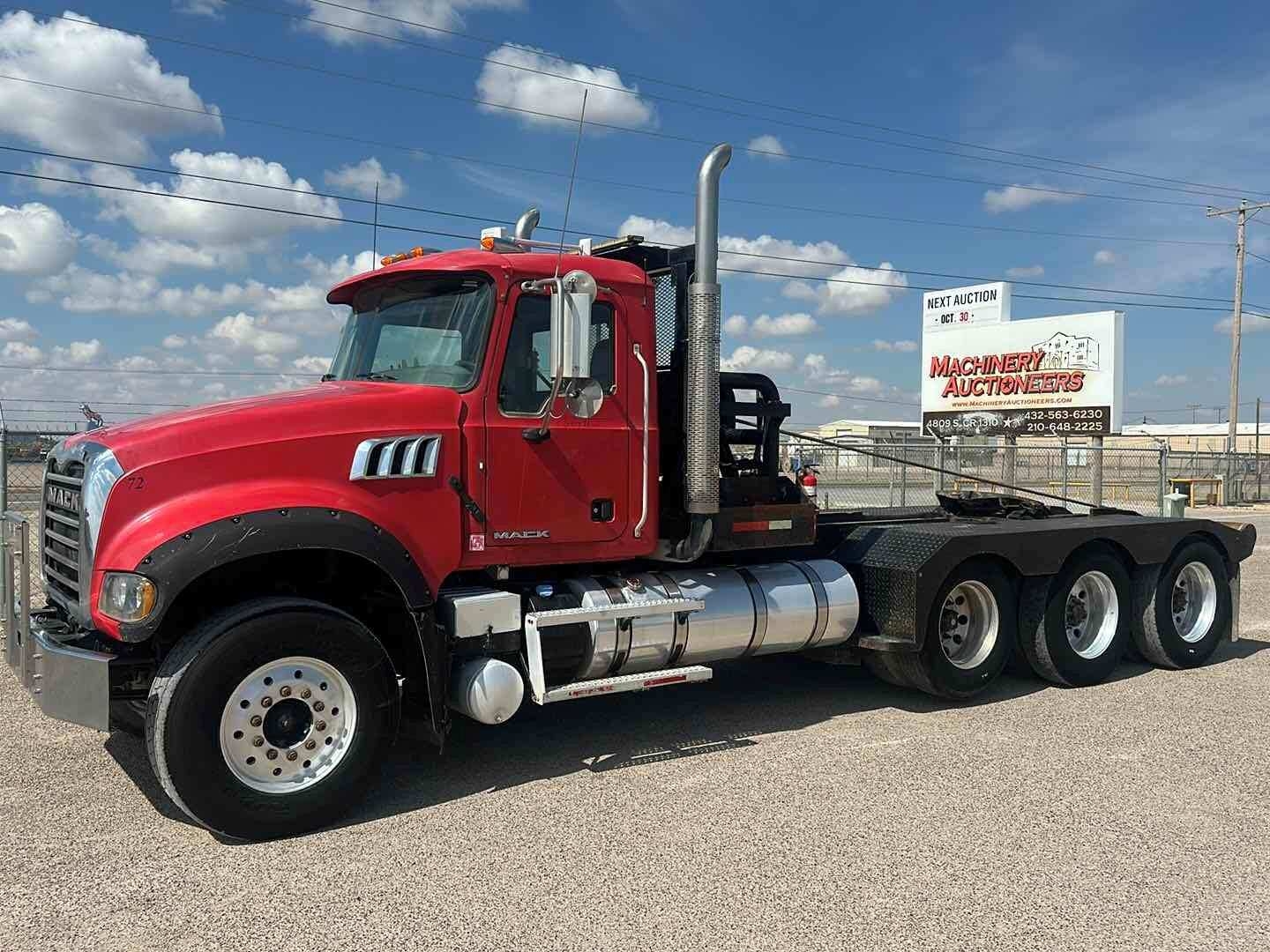 2013 MACK GU (GRANITE) TRI AXLE WINCH TRUCK (A55745)