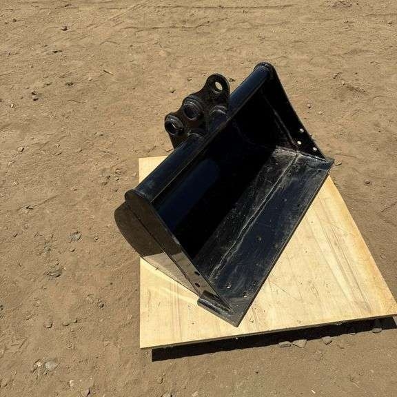 22 In Heavy Duty Mini-Excavator Bucket (New/Unused) (A59225)