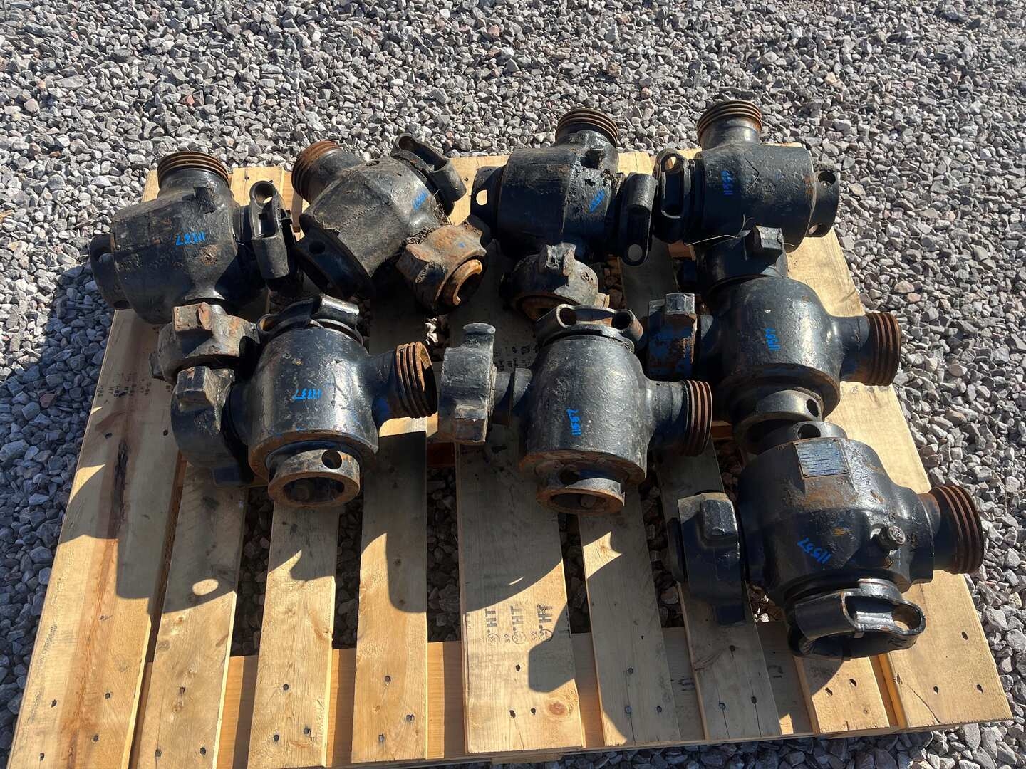 (8) 2 PLUG VALVES (A52472)