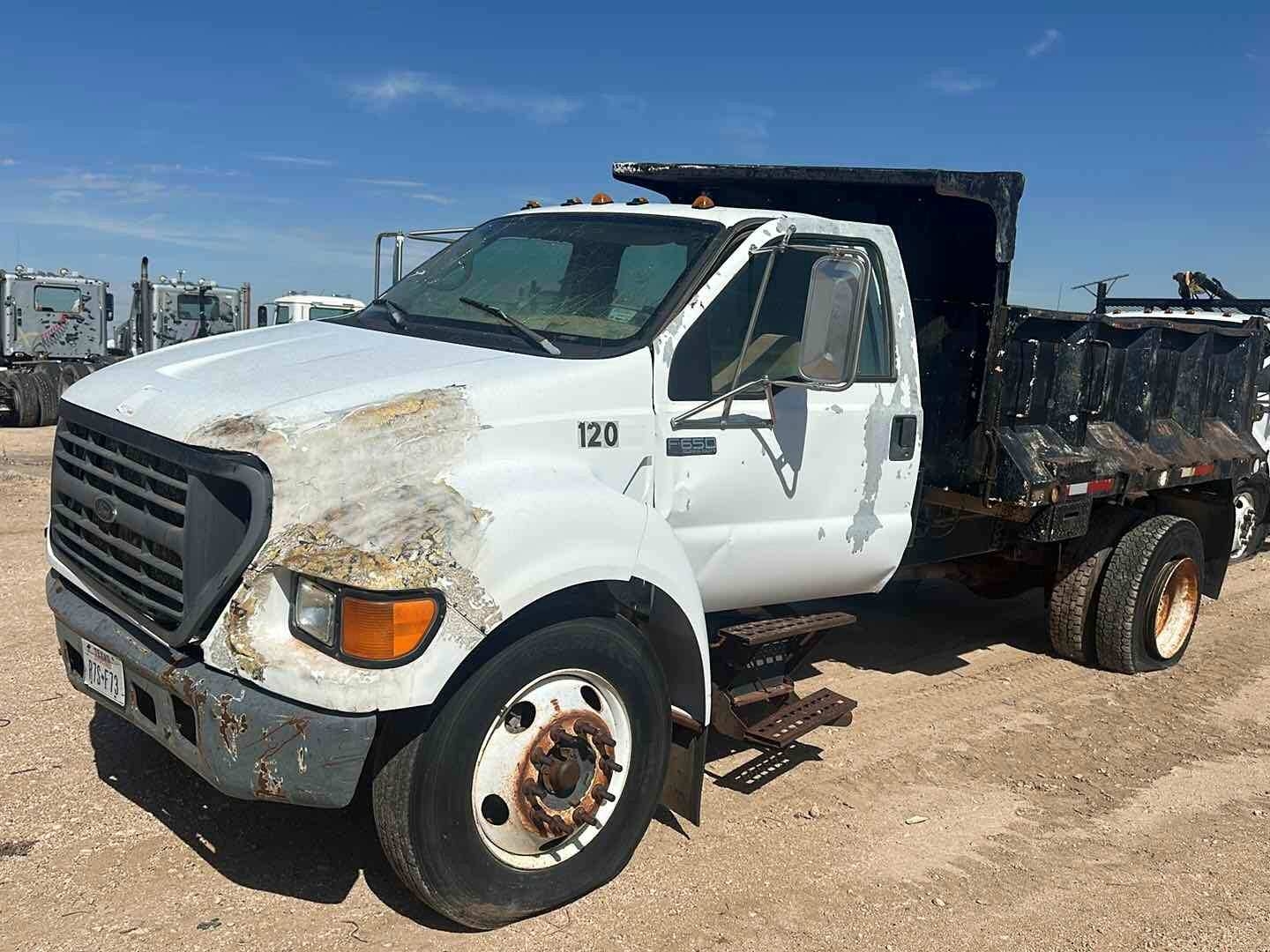 2000 FORD F-650 DUMP TRUCK(INOPERABLE) (A52472)
