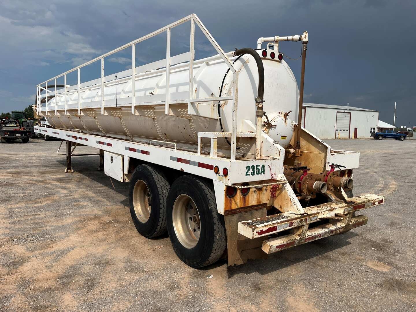 2017 TROXEL 130 BBL STEEL VACUUM TRAILER (A53843)