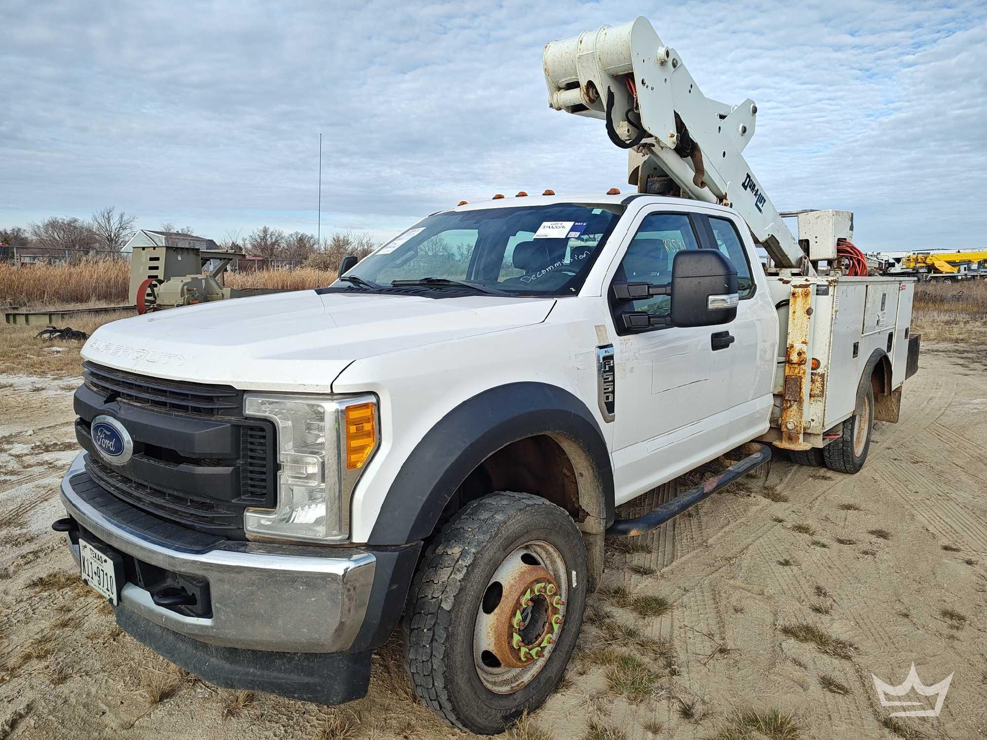 2017 Ford F-550 4x4 DurALift DTAXS39 39ft. Bucket Truck (A55973)