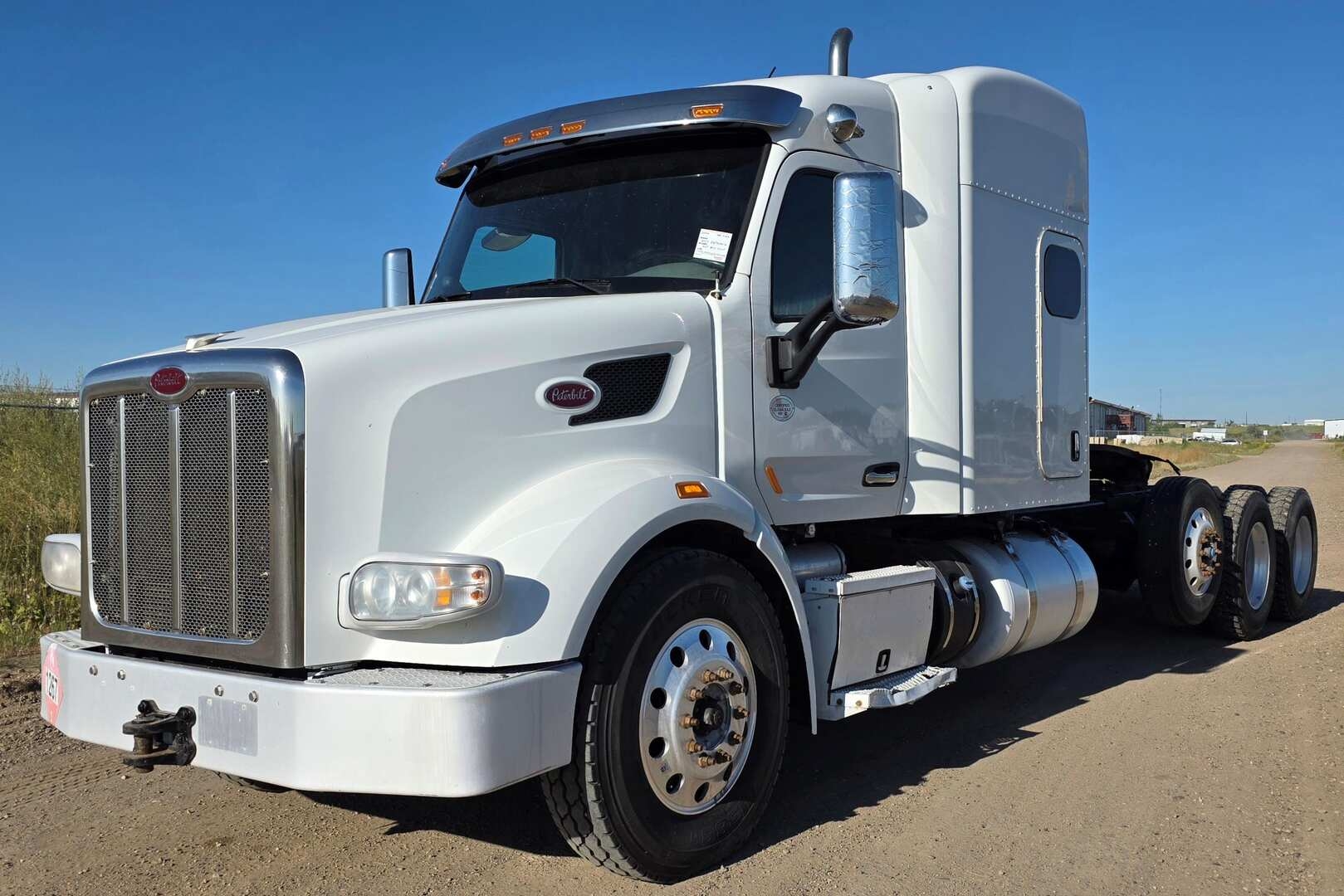 2017 PETERBILT 567 TRI-AXLE MID-ROOF SLEEPER (A52472)