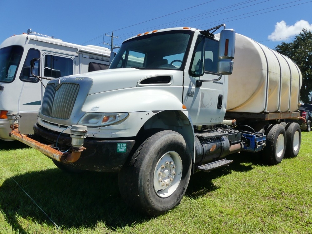 2006 International 4400 DT466 (A50120)