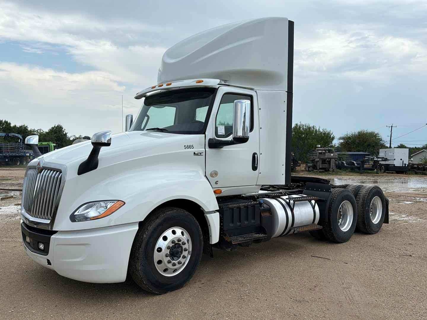 2019 INTERNATIONAL LT625 (A52472)