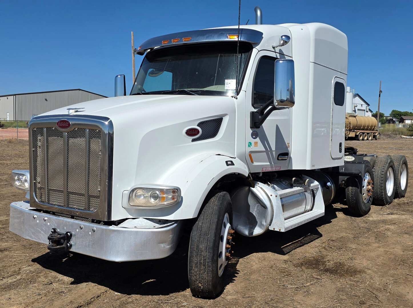 2020 PETERBILT 567 TRI-AXLE MID-ROOF SLEEPER (INOPERABLE) (A52472)