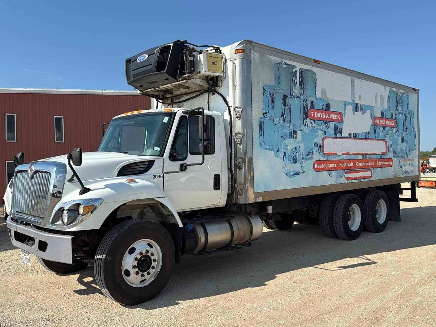 2018 INTERNATIONAL BOX TRUCK (A52472)