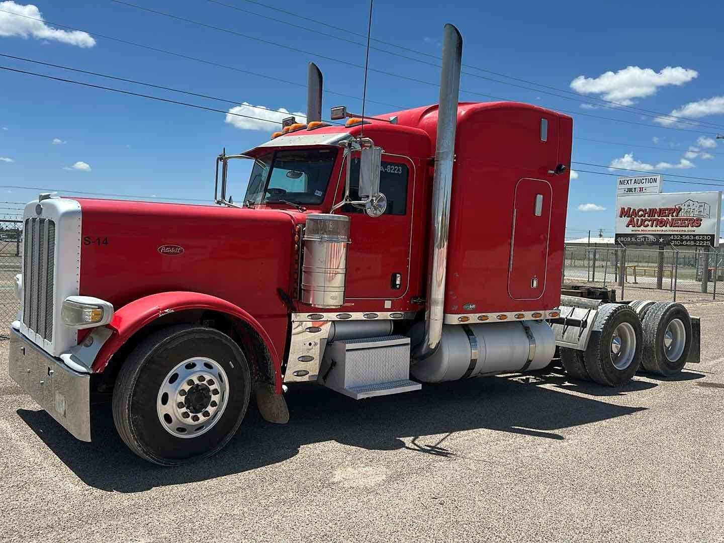 2011 PETERBILT 389 (A50854)