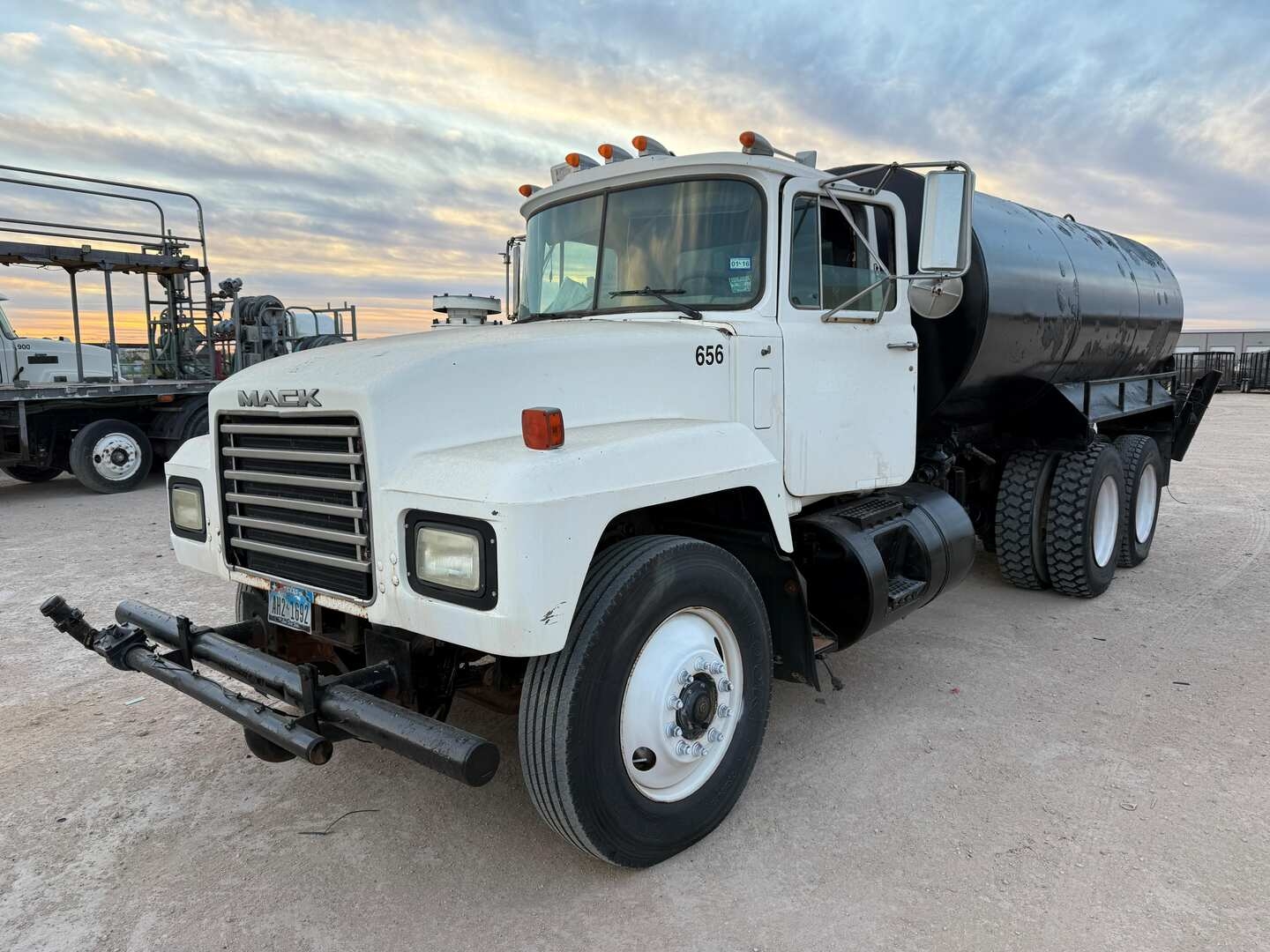 2001 MACK RD688S WATER TRUCK (A58214)