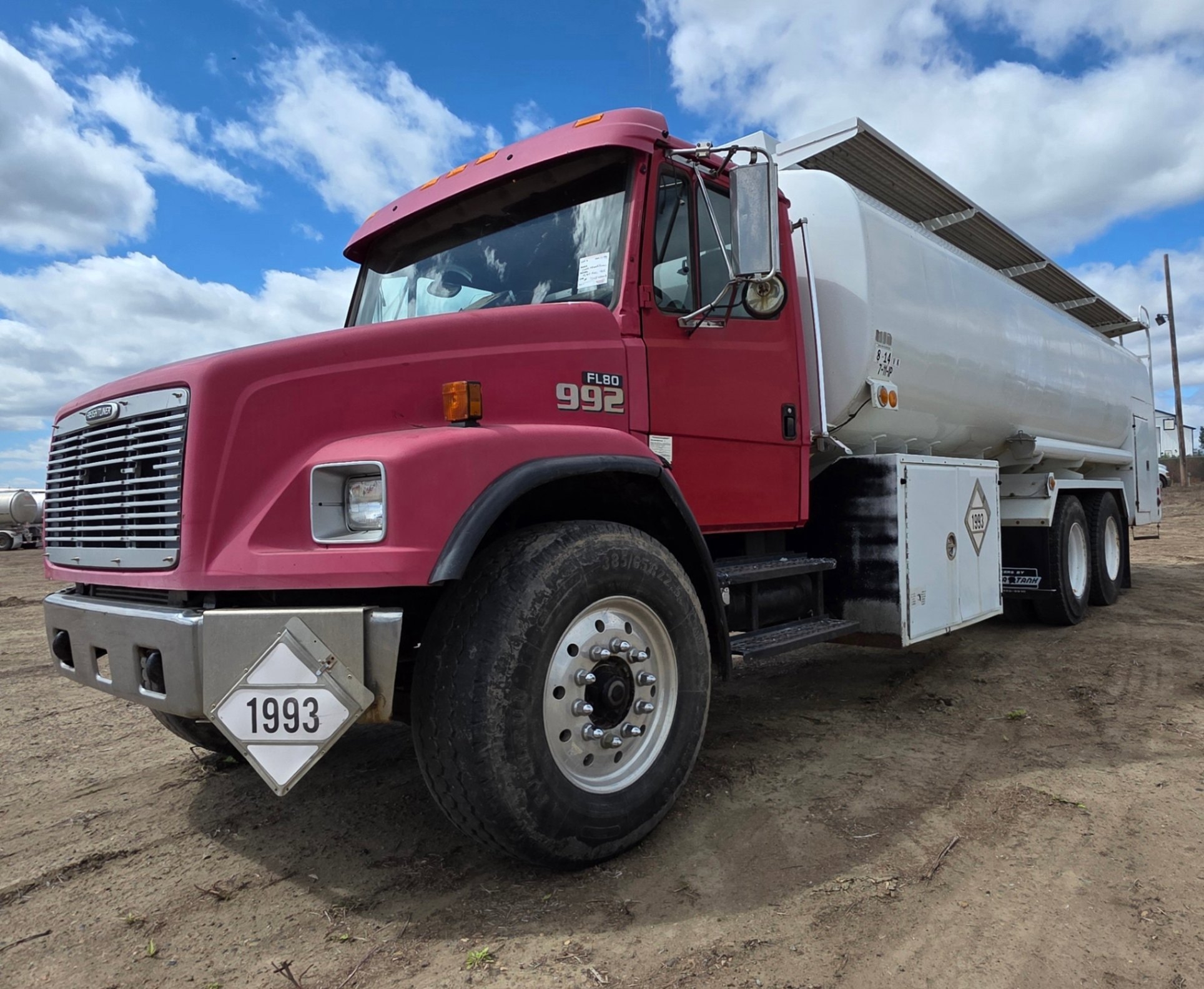 2002 FREIGHTLINER FL80 FUEL TRANSPORTATION TRUCK (A52472)