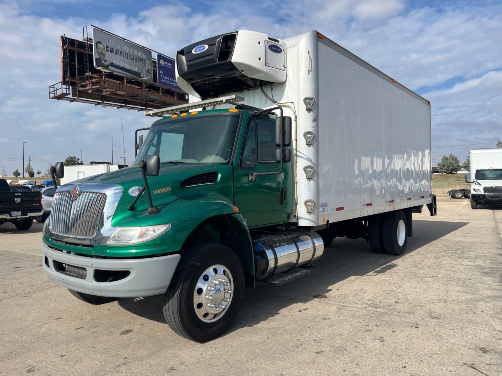 2019 INTERNATIONAL DURASTAR 4300 REEFER BOX TRUCK (A58214)