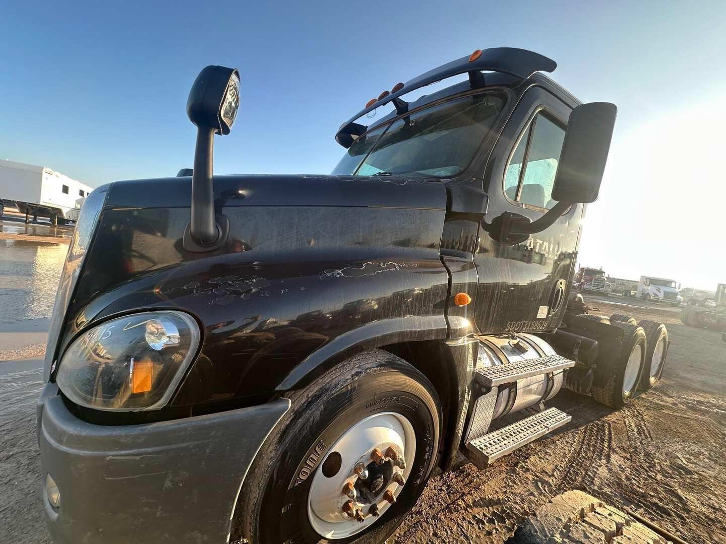 2013 FREIGHTLINER CASCADIA (A58214)