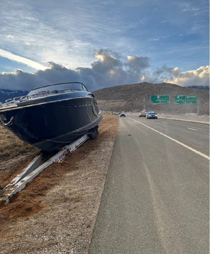 a84441a7-68da-4baf-9784-fb32f0dabe63-largeScale_Boatincrash.jpg