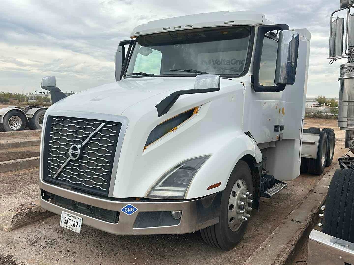 2020 VOLVO TRUCK VNL(INOPERABLE) (A55745)