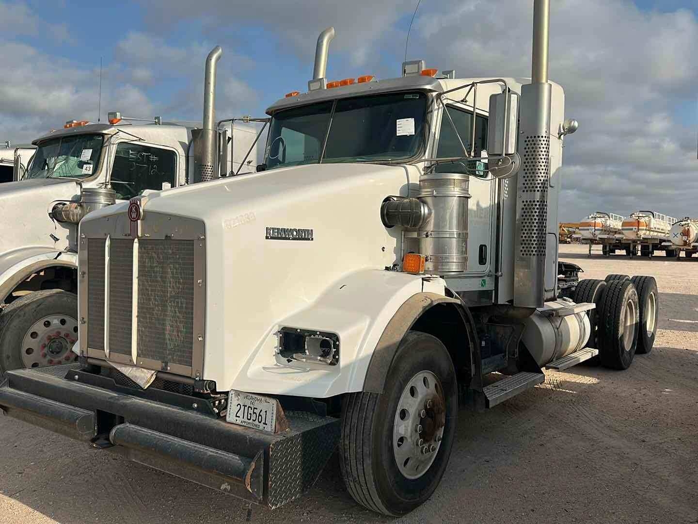2012 KENWORTH T800 (INOPERABLE) (A48992)