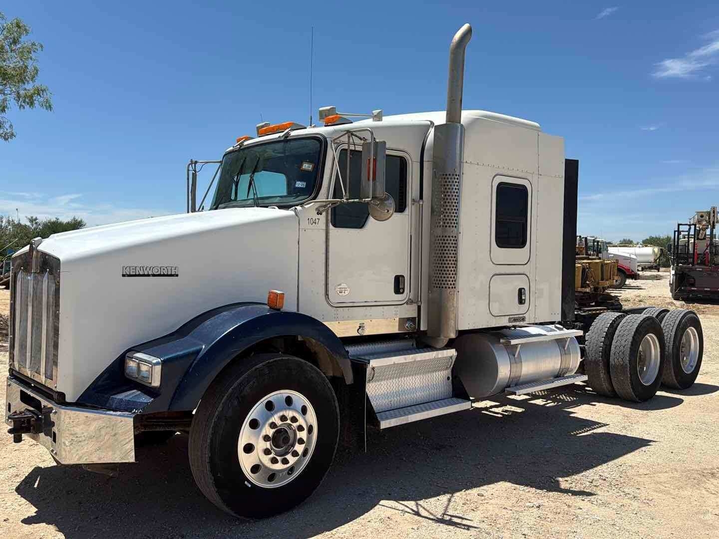 2015 KENWORTH T800 (A52472)