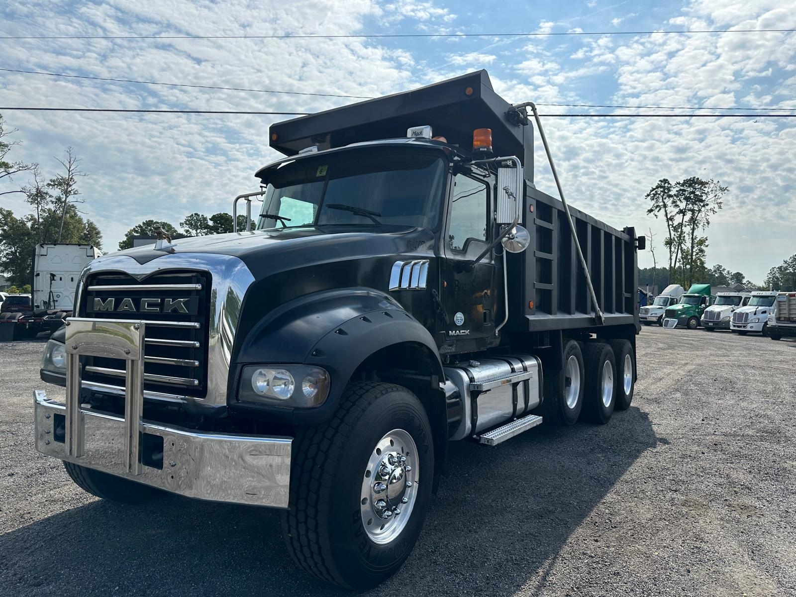 2012 MACK GU713 TRI AXLE DUMPTRUCK (A43004)
