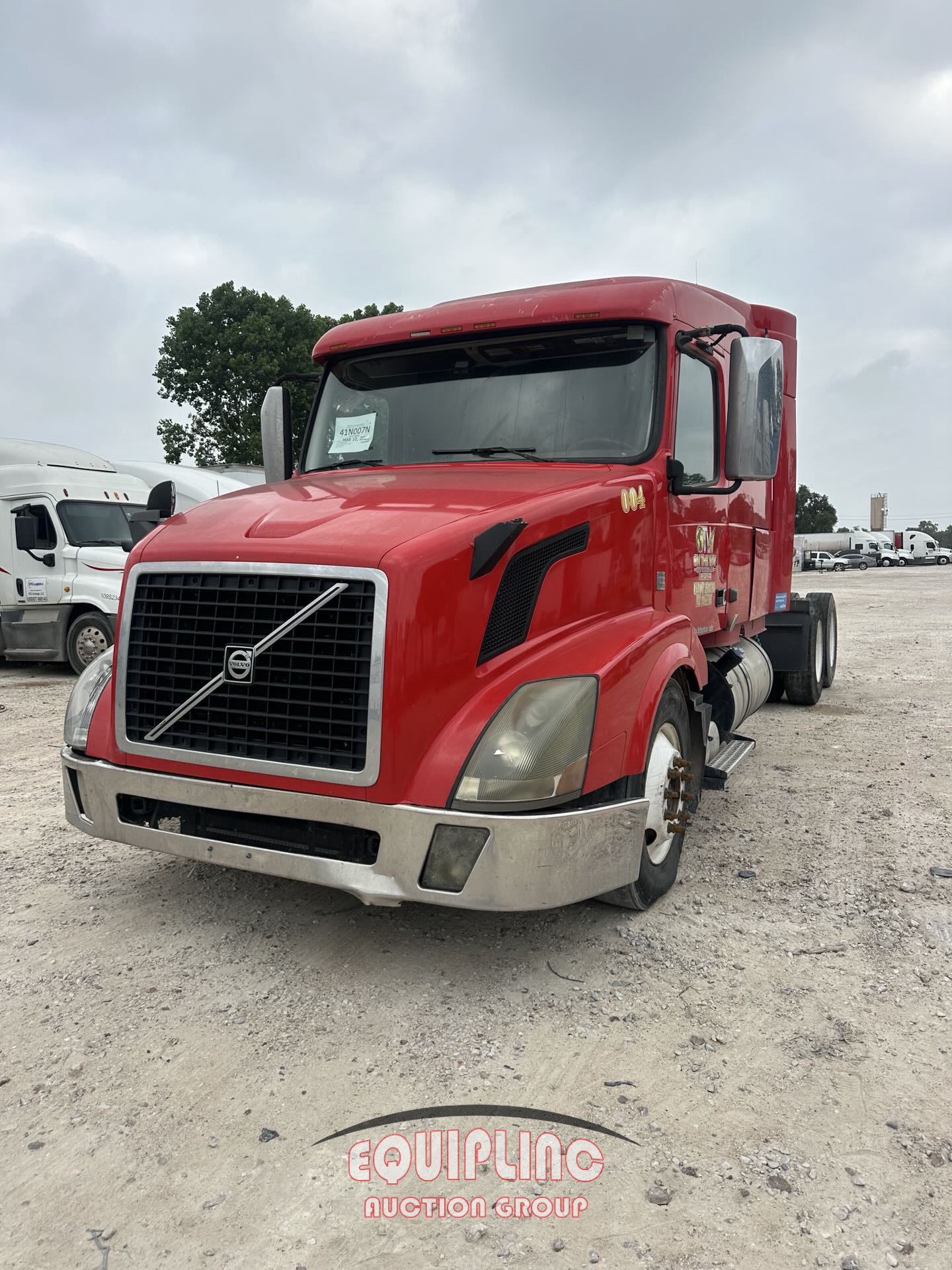 2013 VOLVO VNL860 TANDEM AXLE SLEEPER (A45679)
