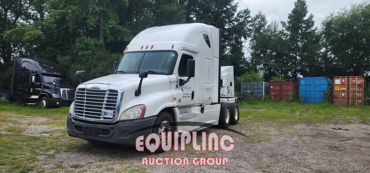 2015 FREIGHTLINER CASCADIA TANDEM AXLE SLEEPER (A54607)