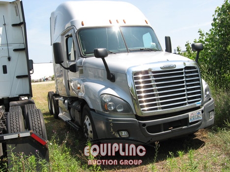2016 FREIGHTLINER CASCADIA TANDEM AXLE SLEEPER (A52577)