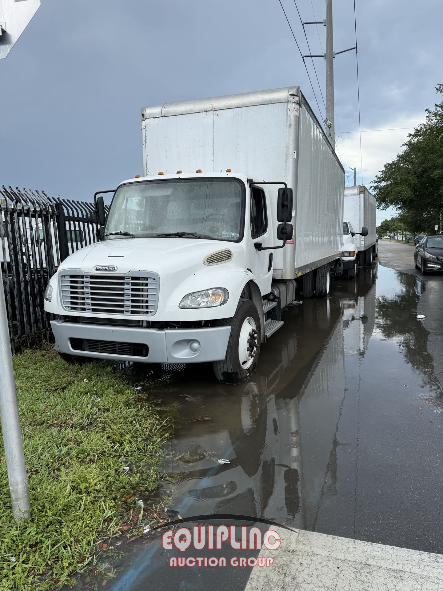 2016 FREIGHTLINER M2 26FT NON CDL BOX TRUCK (A54607)