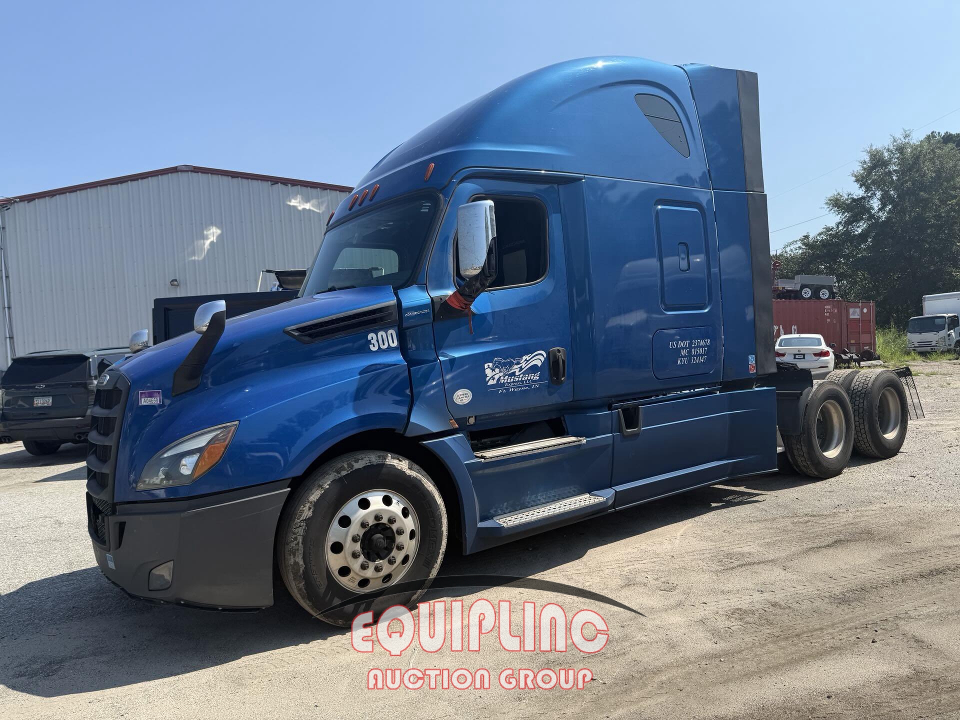 2019 FREIGHTLINER CASCADIA TANDEM AXLE SLEEPER (A52576)