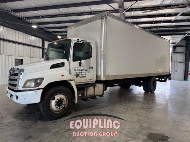 2018 HINO 268 26FT BOX TRUCK (A51222)