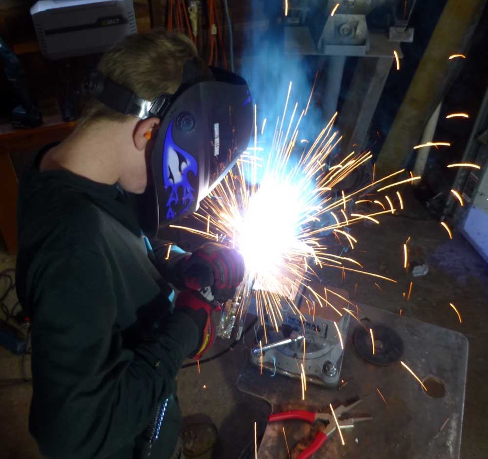 andrewweld0746.jpg