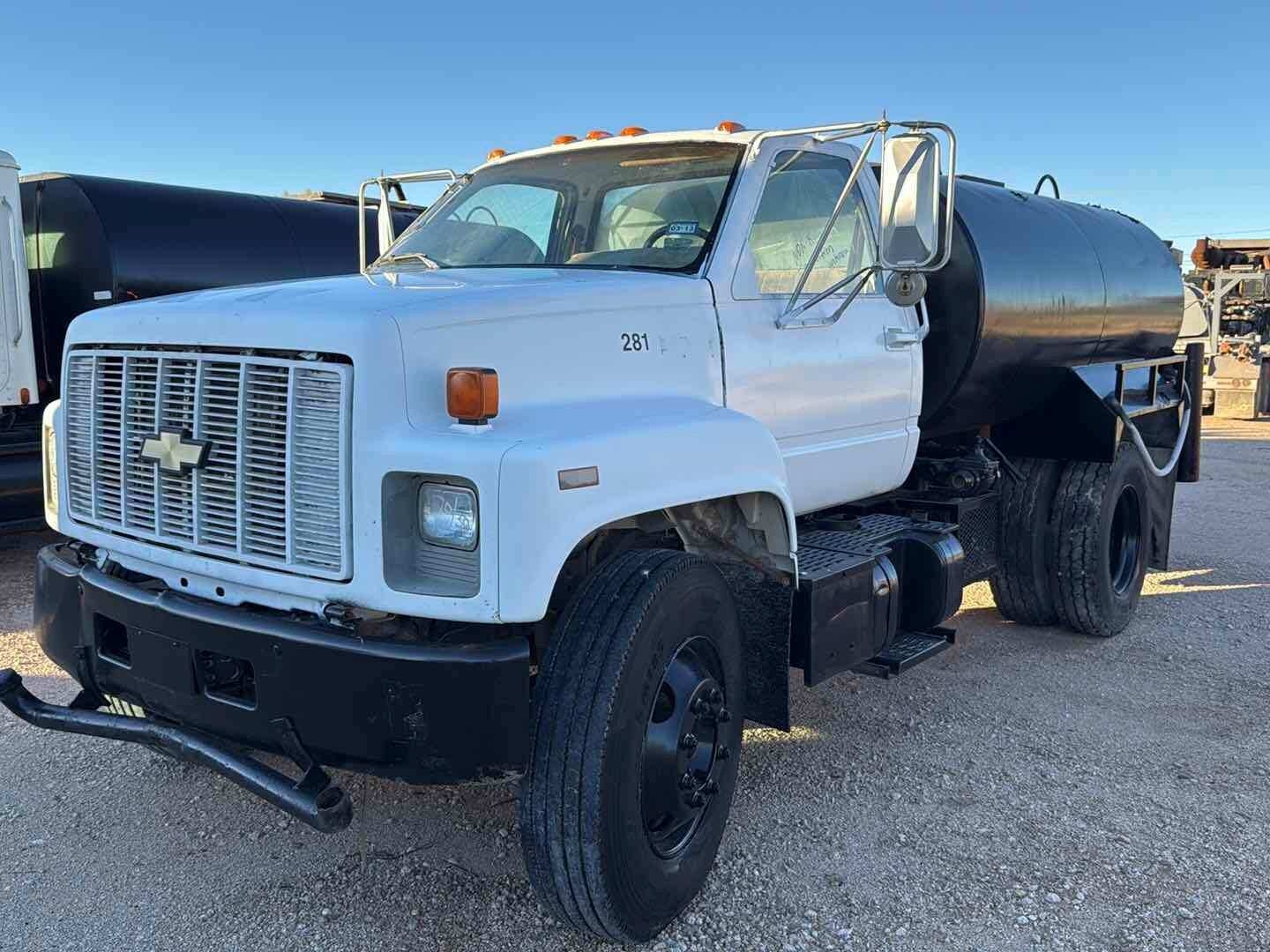 CHEVORLET 2000GAL WATER TRUCK (INOPERABLE) (A55745)