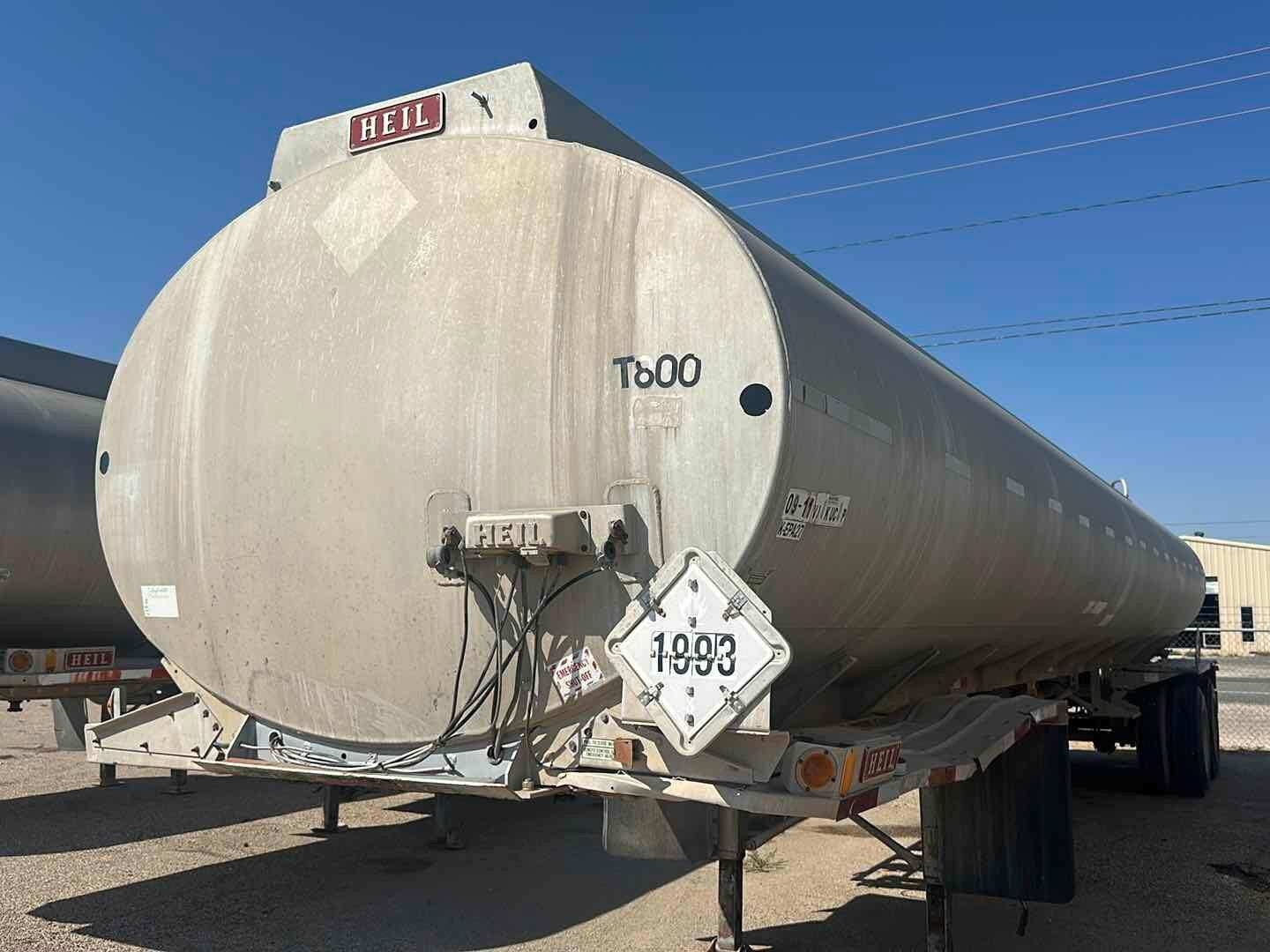 1993 HEIL TRAILER INTERNATIONAL FUEL TRANSPORT TRAILER (A52472)