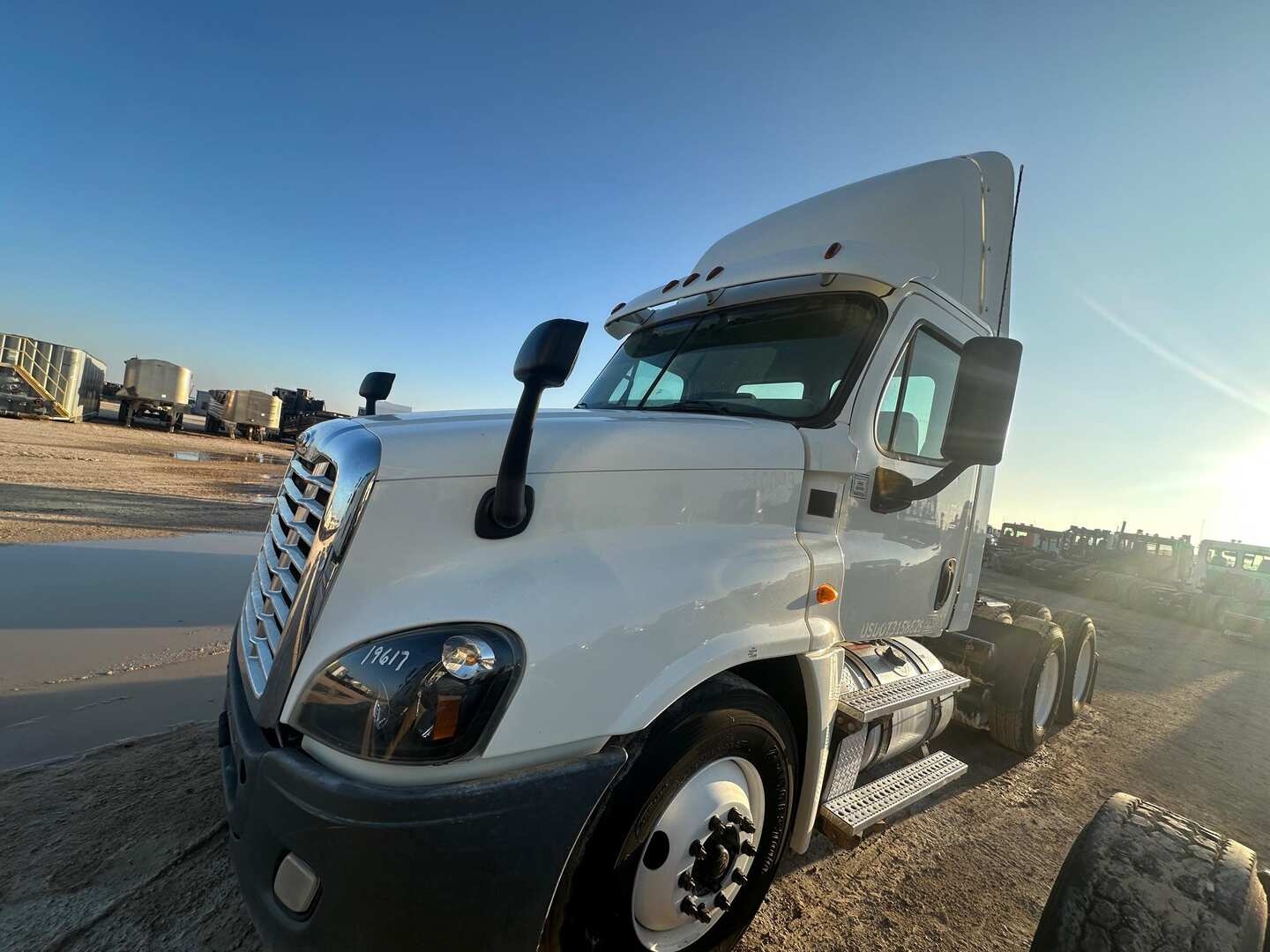 2013 FREIGHTLINER CASCADIA (A55745)