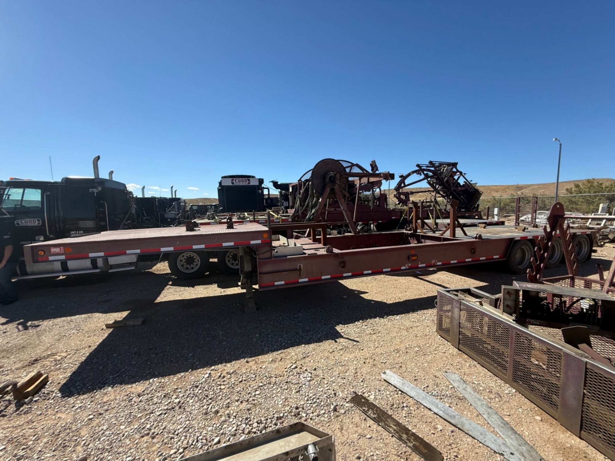 2007 MCDANI TRI AXLE STEP DECK (A53843)