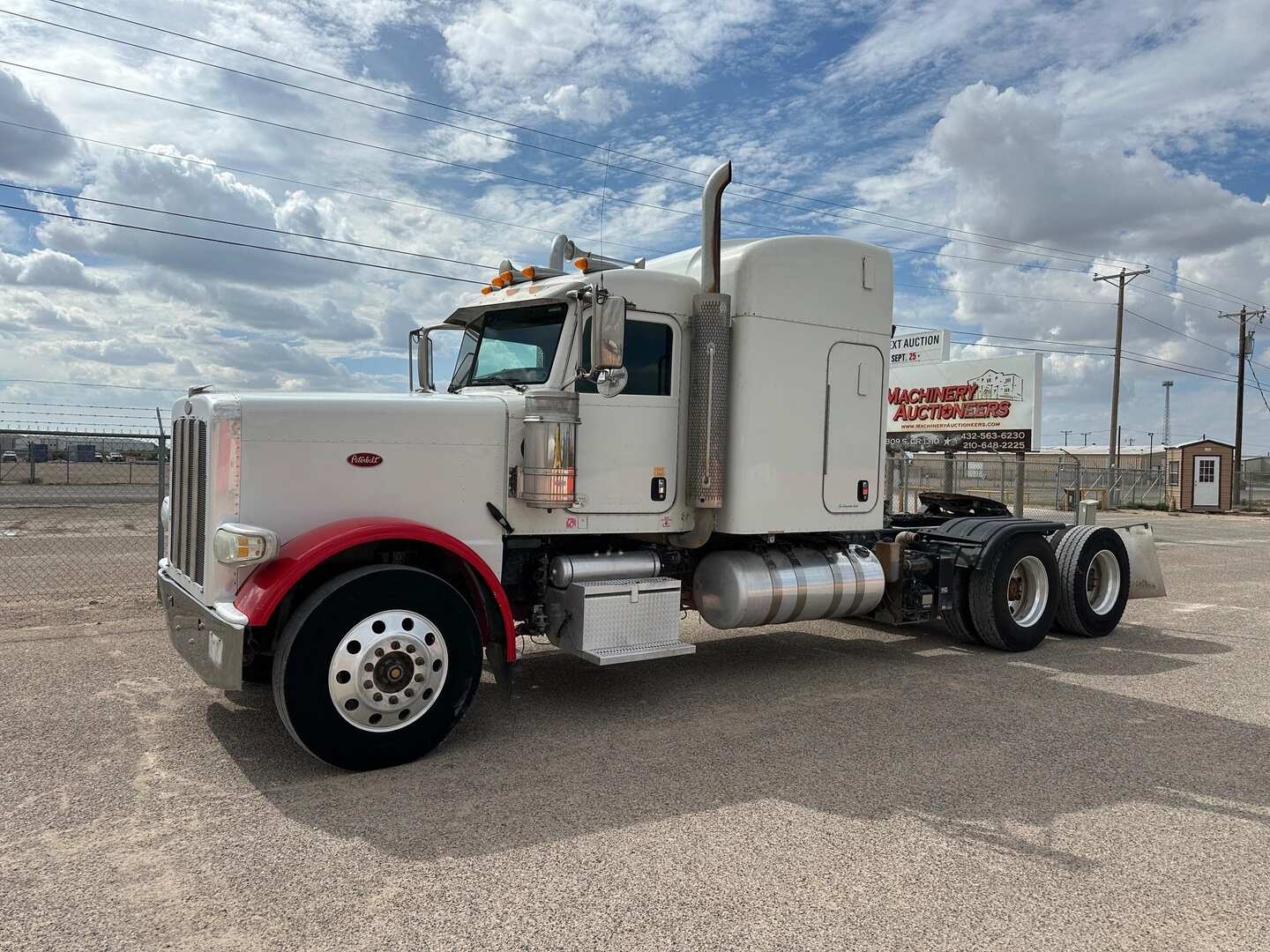 2015 PETERBILT 389 (A53843)