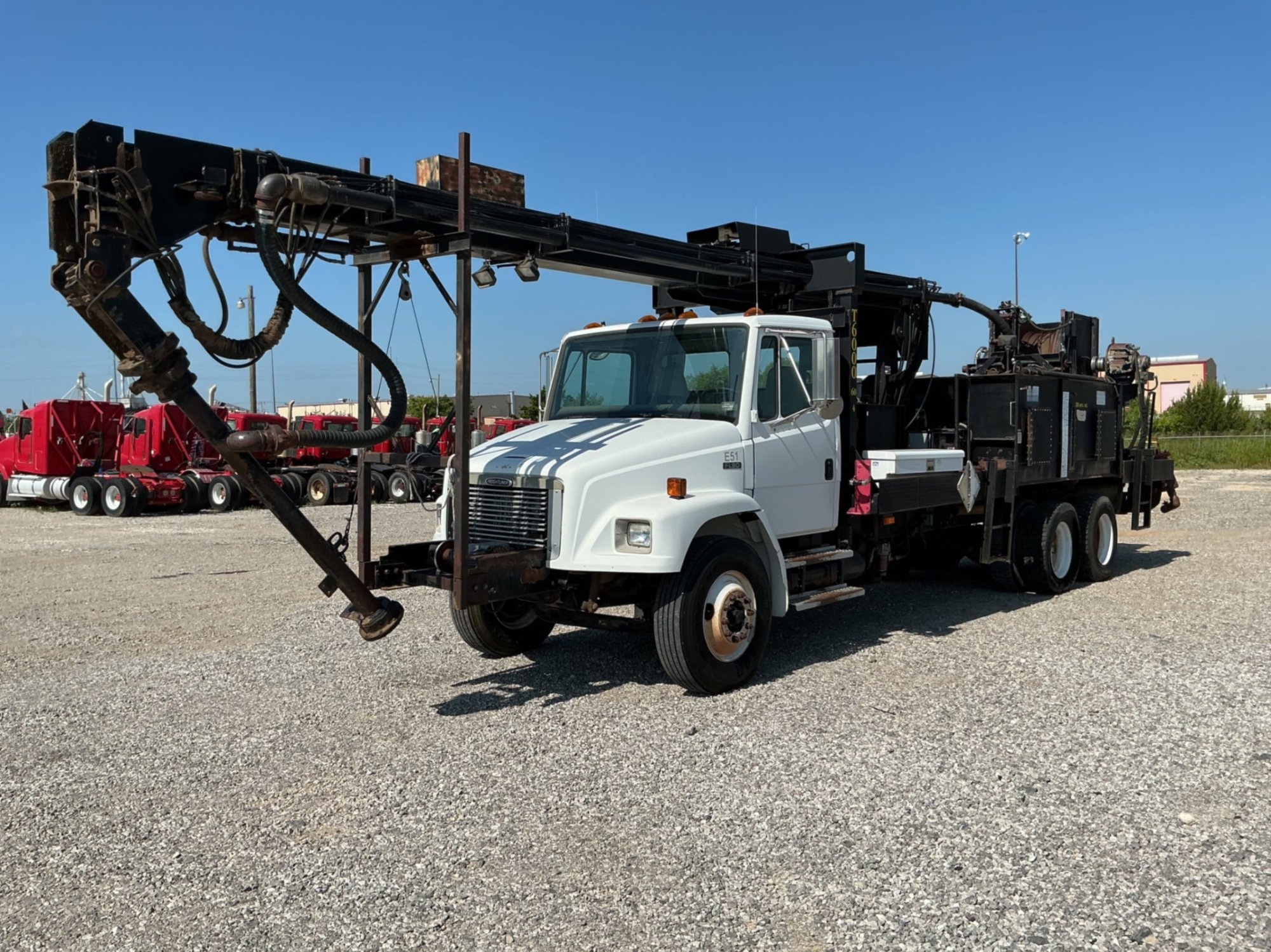 1999 FREIGHTLINER FL80 (A50854)