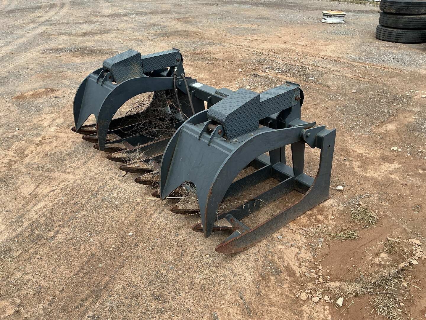 SKID STEER GRAPPLE (A53843)