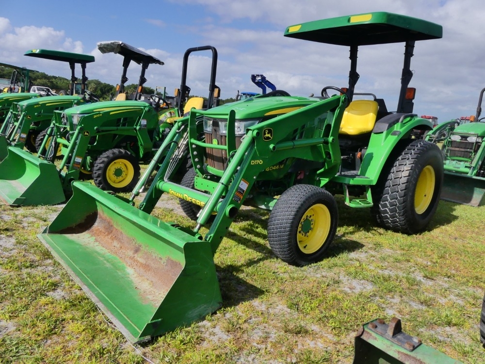2017 John Deere 4044M (A44501)