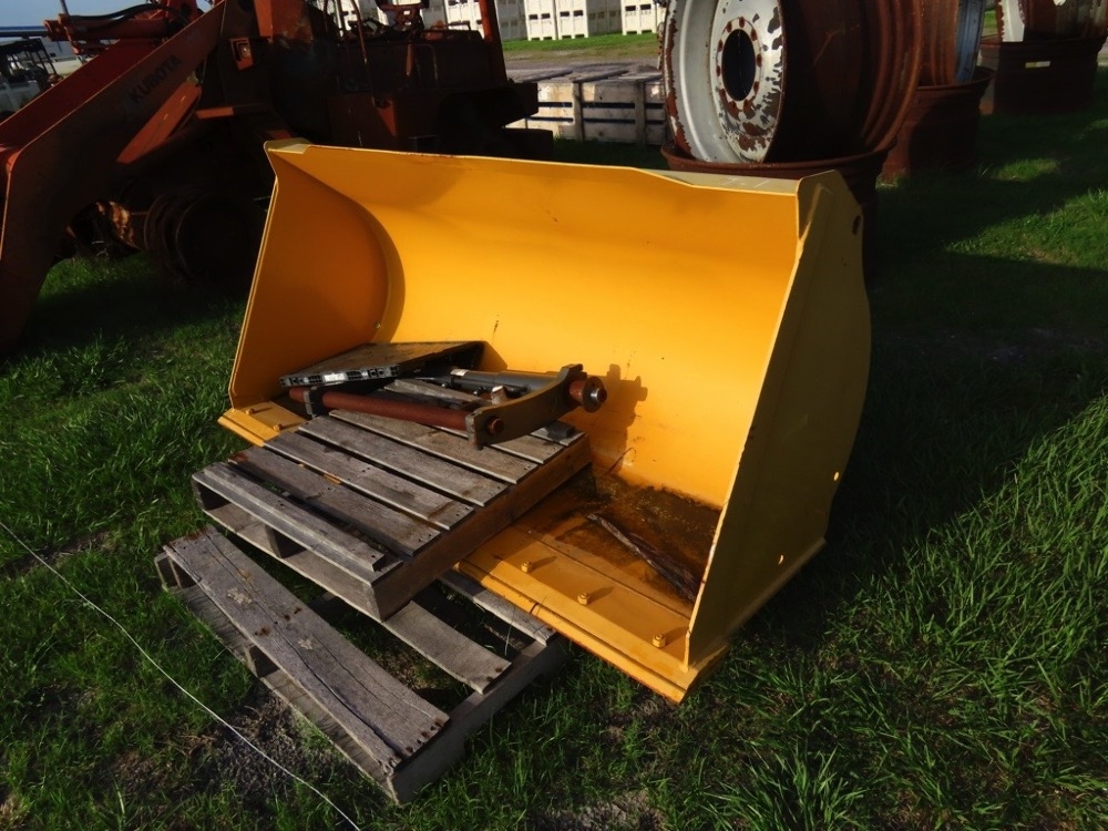 Bucket & Quick Coupler (A50120)