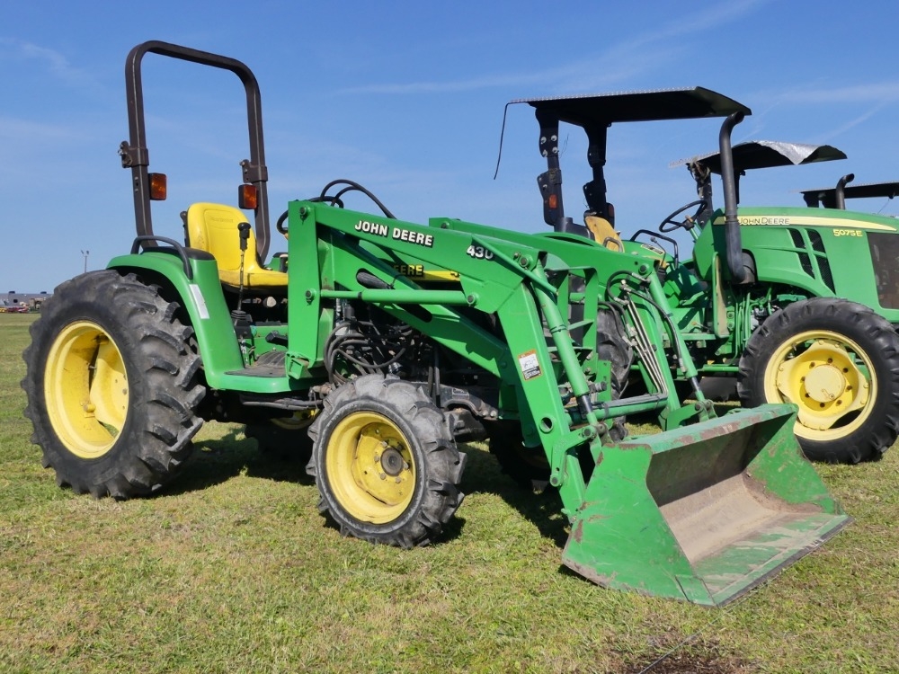 2001 John Deere 4300 (A57148)