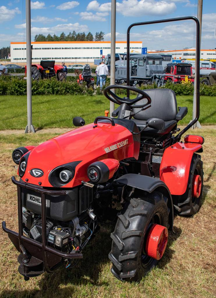 Belarus_132MT_tractor_(Belagro-2021).jpg