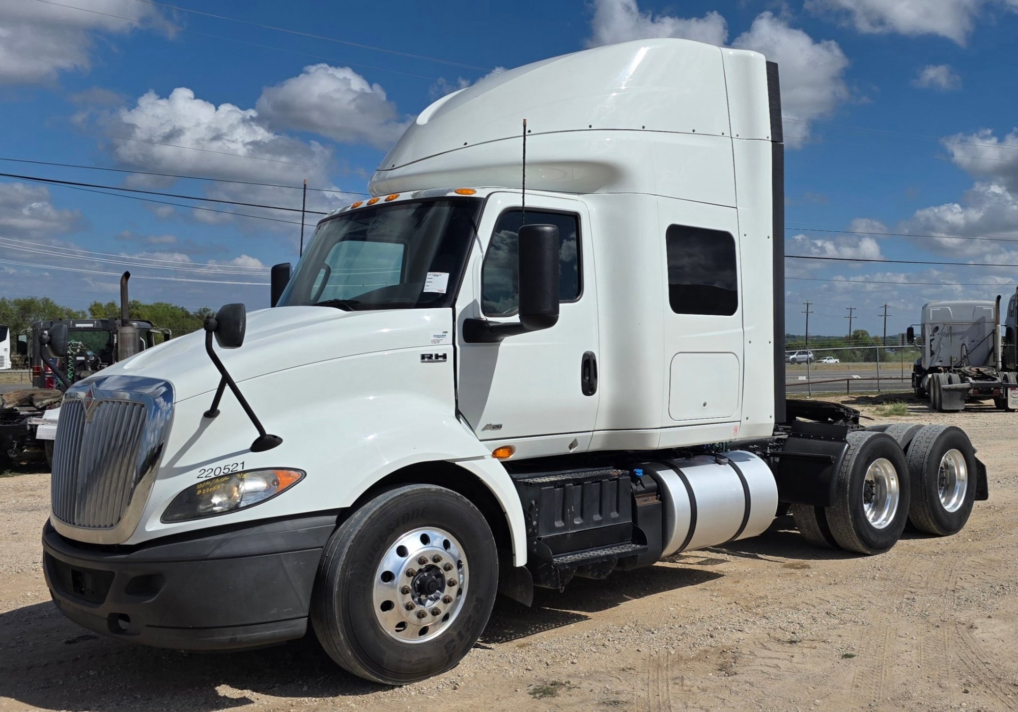 2020 INTERNATIONAL RH613 MID-ROOF SLEEPER TRUCK (A53843)