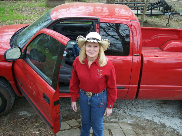 Brandi,hat_truck.JPG
