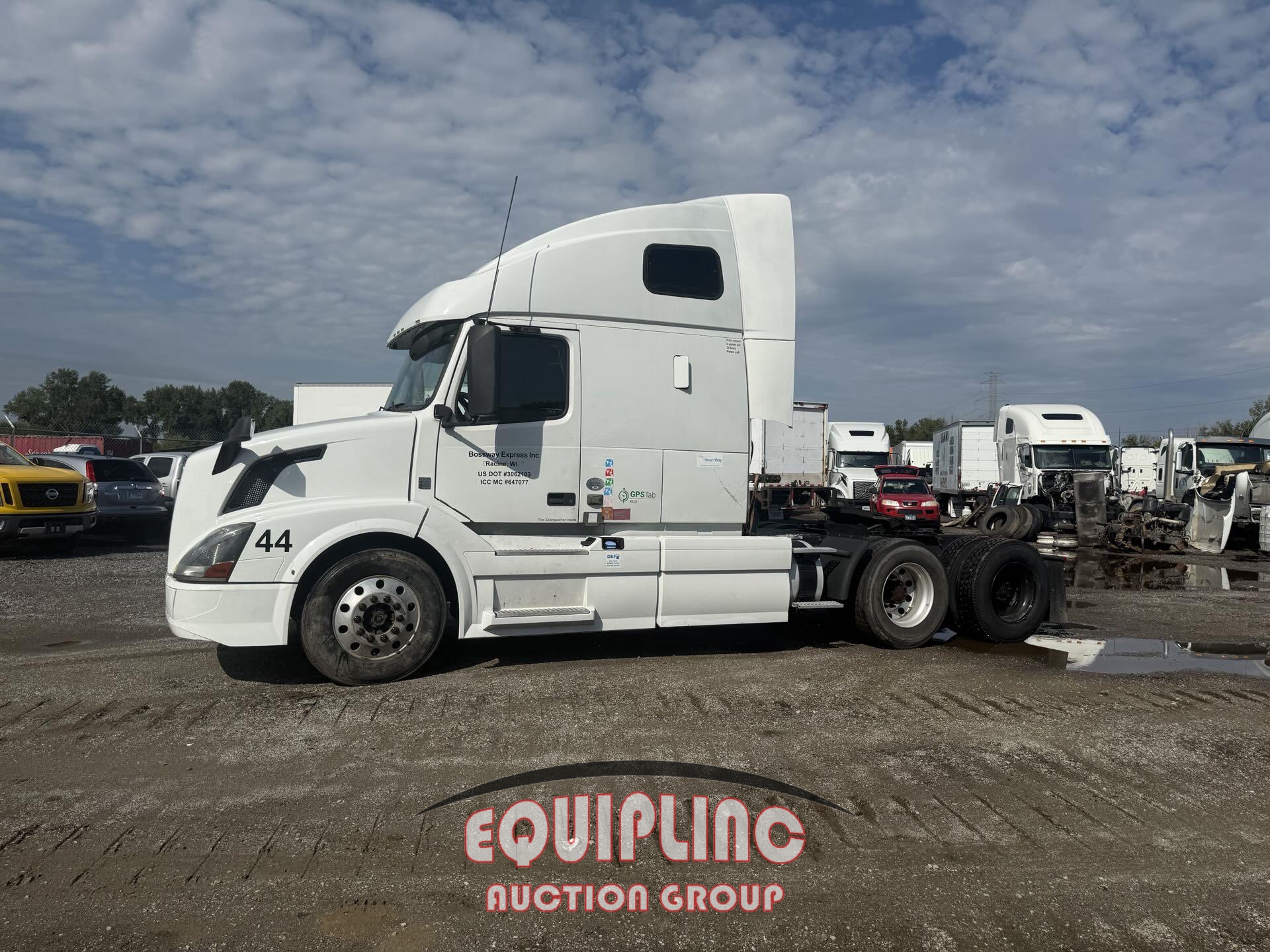 2017 VOLVO VNL TANDEM AXLE SLEEPER (A58017)