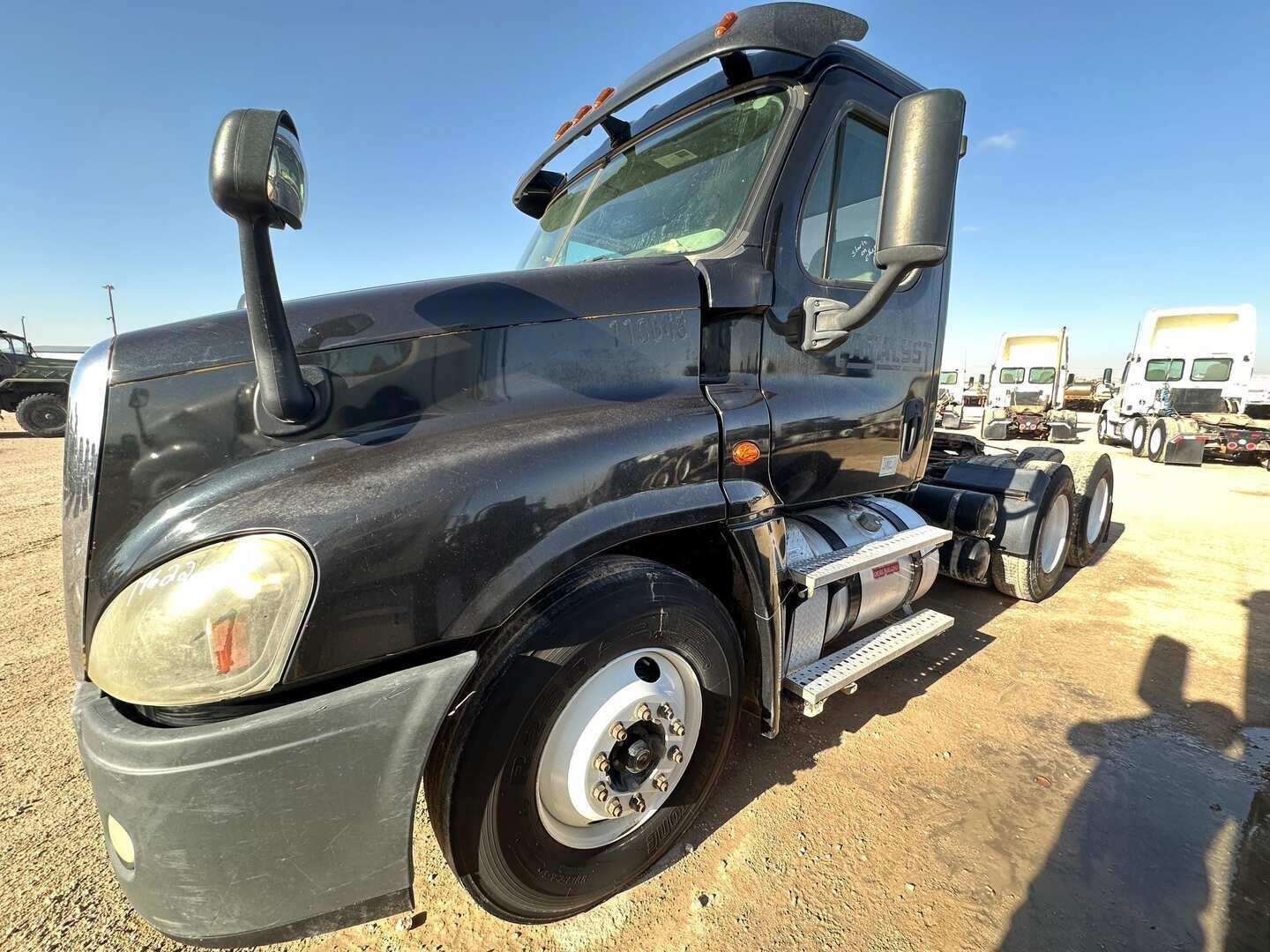 2013 FREIGHTLINER CASCADIA (A58214)