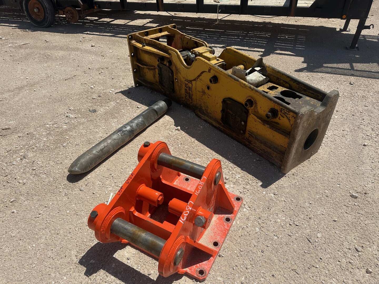 NPK GH15 HYDRAULIC HAMMER (A52472)
