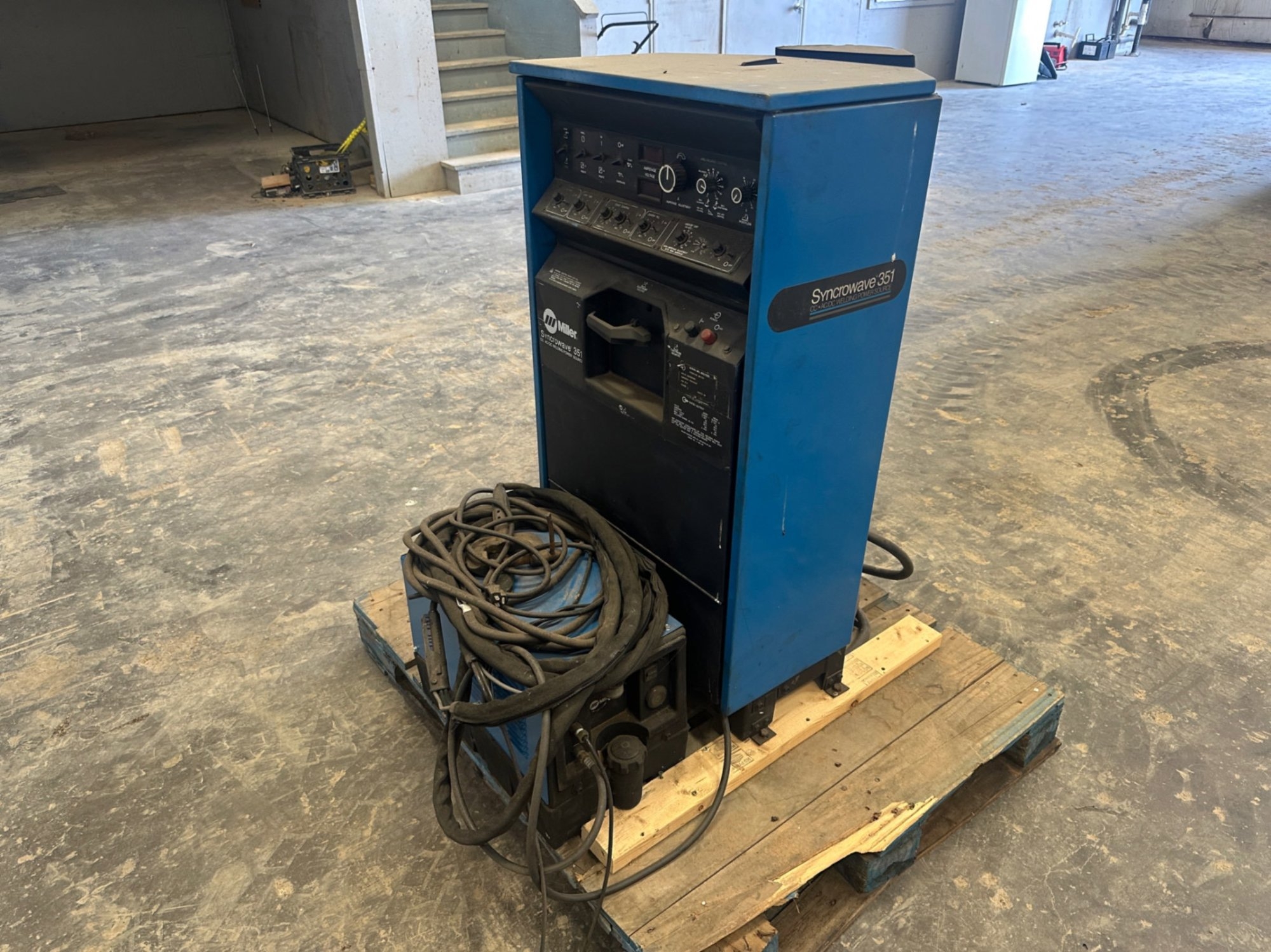 MILLER SYNCROWAVE 351 TIG WELDER (A52472)