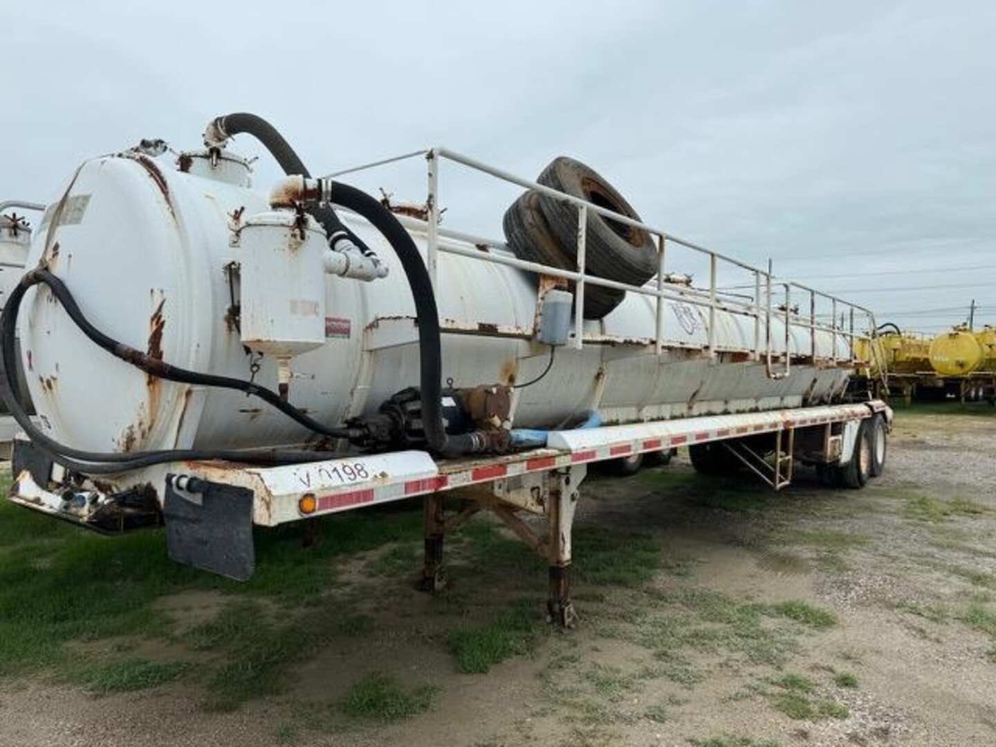 2012 GALLEGOS TRAILER 130BBL VAC TRAILER (A50854)
