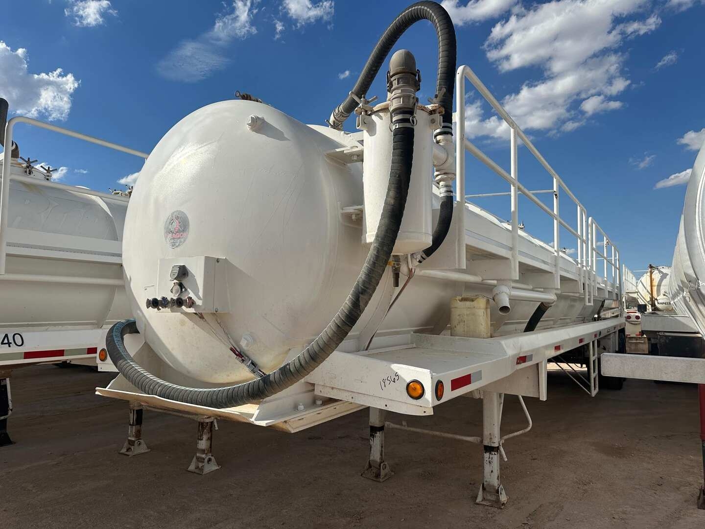 2011 DRAGON PRODUCTS 130BBL VACUUM TRAILER (A53843)