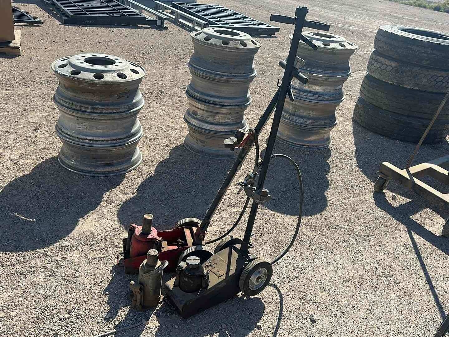 (3) FLOOR JACKS (A53843)